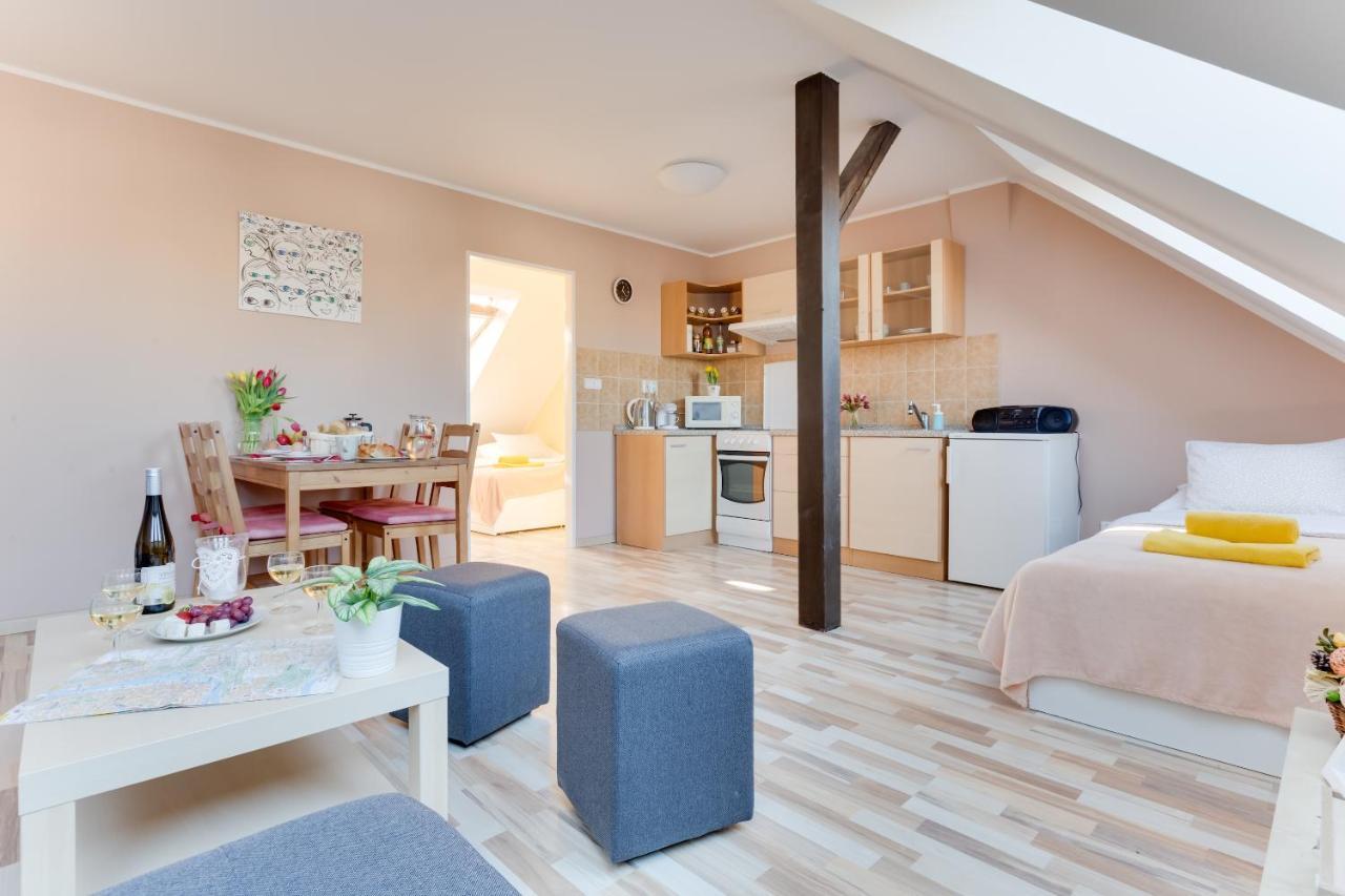 Jane'S Charming Apartment ปราก ภายนอก รูปภาพ